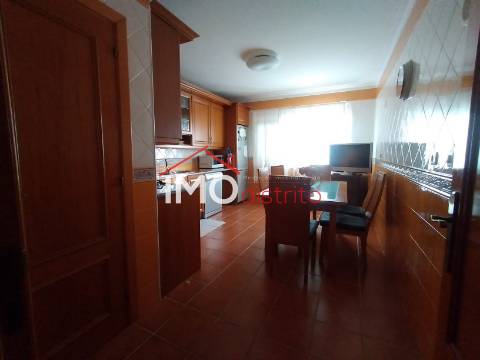 Apartamento T3, com piscina