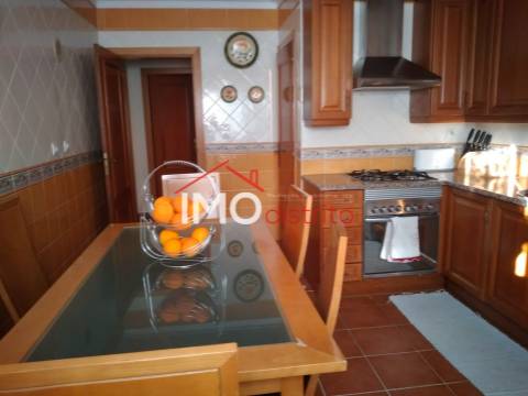 Apartamento T3, com piscina