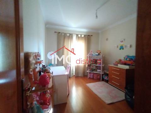 Apartamento T3, com piscina