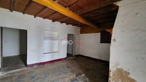 Moradia em Banda T3 Venda em Crato e Mártires, Flor da Rosa e Vale do Peso,Crato