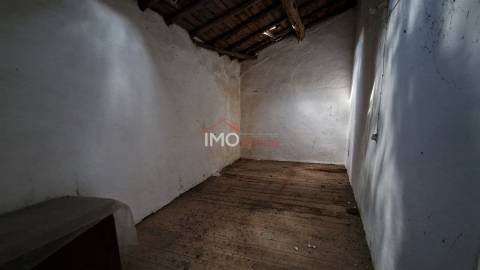 Moradia em Banda T3 Venda em Crato e Mártires, Flor da Rosa e Vale do Peso,Crato