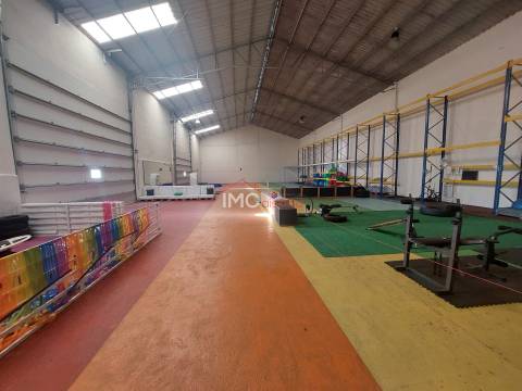 Armazém  Venda em Ribeira de Nisa e Carreiras,Portalegre