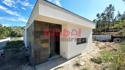 Moradia Isolada T3 Venda em Couto de Baixo e Couto de Cima,Viseu