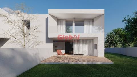 Moradia Geminada T4 Venda em Orgens,Viseu