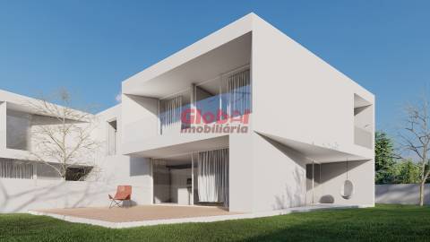 Moradia Geminada T1+3 Venda em Orgens,Viseu