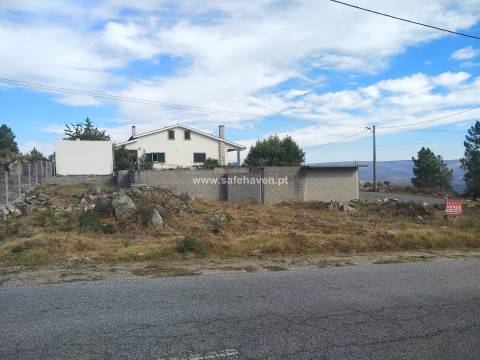 Lote de Terreno  Venda em Tavares (Chãs, Várzea e Travanca),Mangualde