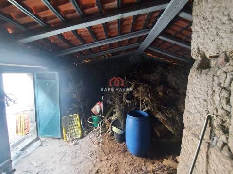Armazém  Venda em Santiago de Cassurrães e Póvoa de Cervães,Mangualde