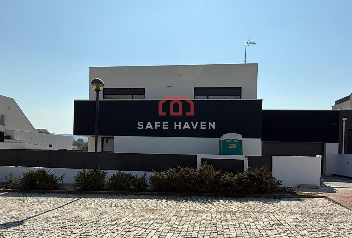 Moradia T3 Venda em Covilhã e Canhoso,Covilhã