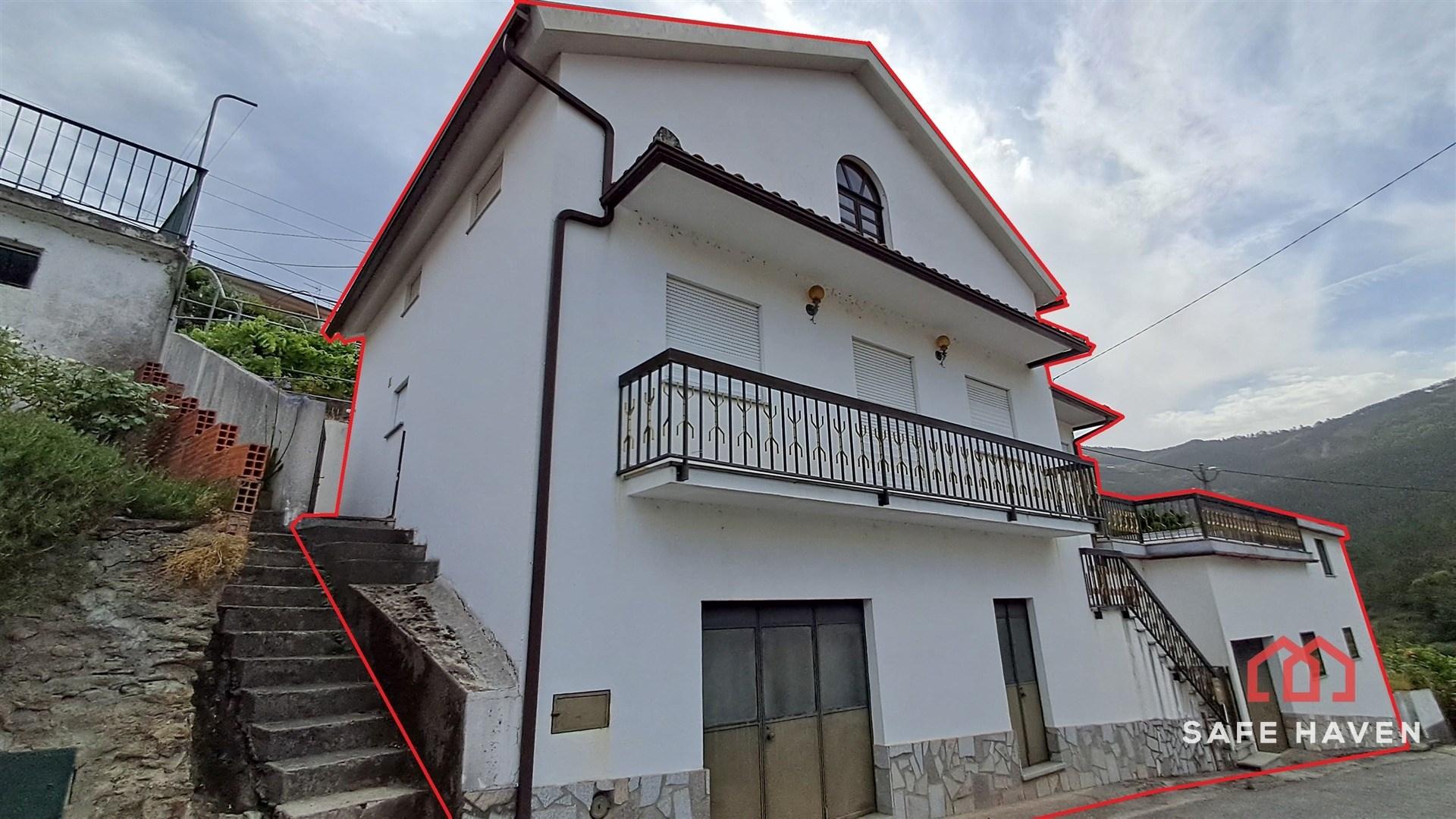 Moradia T5 Venda em Sazes da Beira,Seia