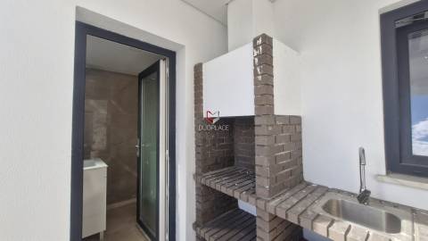 Moradia T5 de Luxo em Azeitão (São Lourenço e São Simão), 2 suites, piscina e garagem