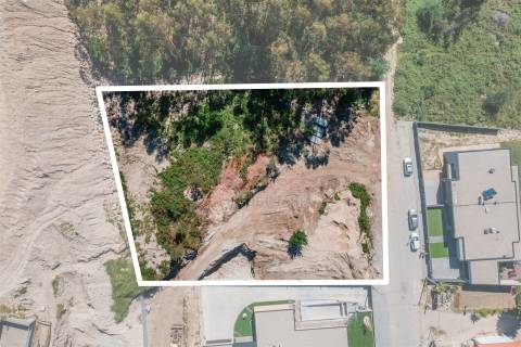 Terreno com Projeto Aprovado – Excelente Oportunidade !