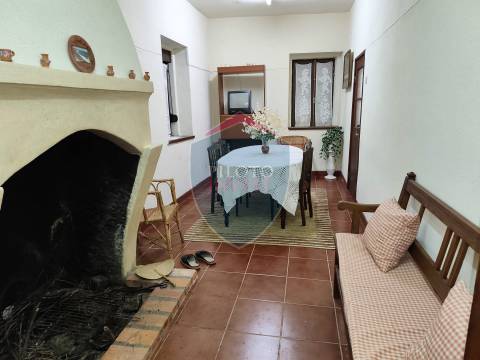 Moradia Isolada T3 Venda em Eirado,Aguiar da Beira