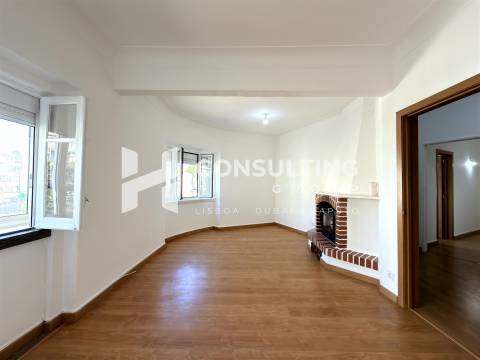 Apartamento T4 Venda em Rio de Mouro,Sintra