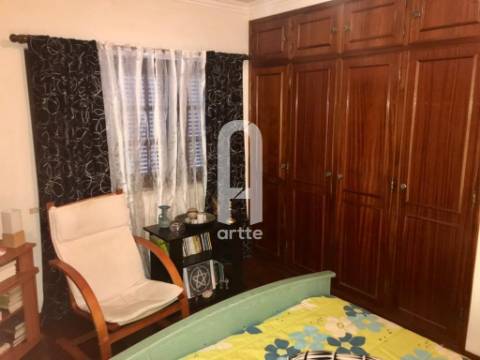 Moradia V5+1 isolada em Carvoeira, Mafra