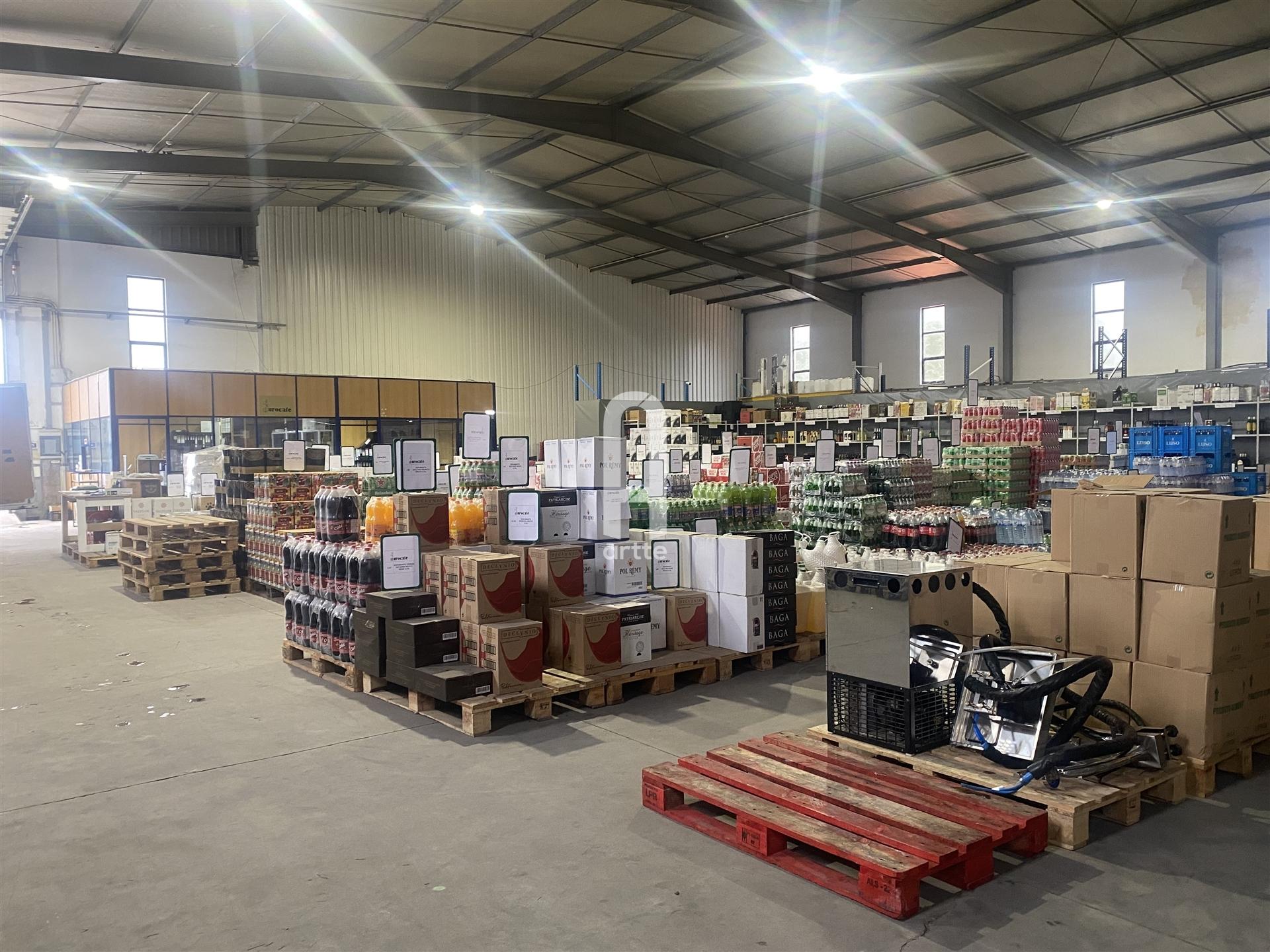 Venda de empresa distribuidora de bebidas e café, Zona industrial Barro, Águeda