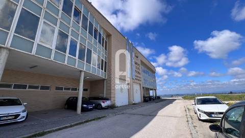 Venda 3 Armazens e 1 escritório na Gafanha da Nazaré