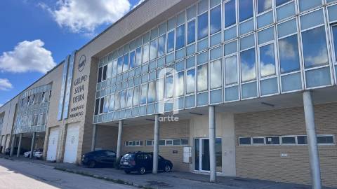Venda 3 Armazens e 1 escritório na Gafanha da Nazaré