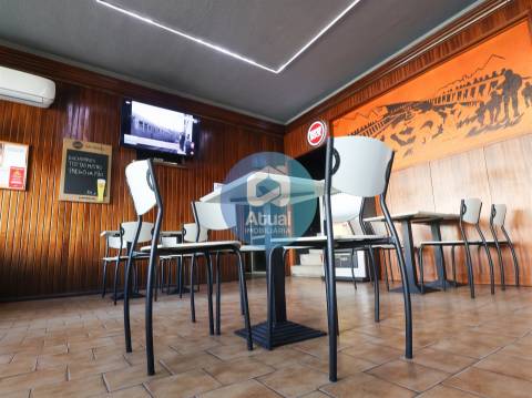 Café  Trespasse em Caldas de Vizela (São Miguel e São João),Vizela
