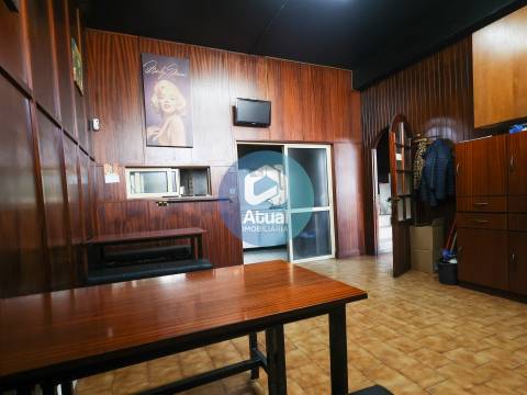 Café  Trespasse em Caldas de Vizela (São Miguel e São João),Vizela