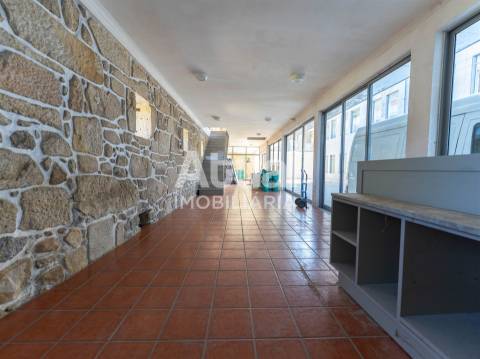 Armazém  Arrendamento em Caldelas,Guimarães
