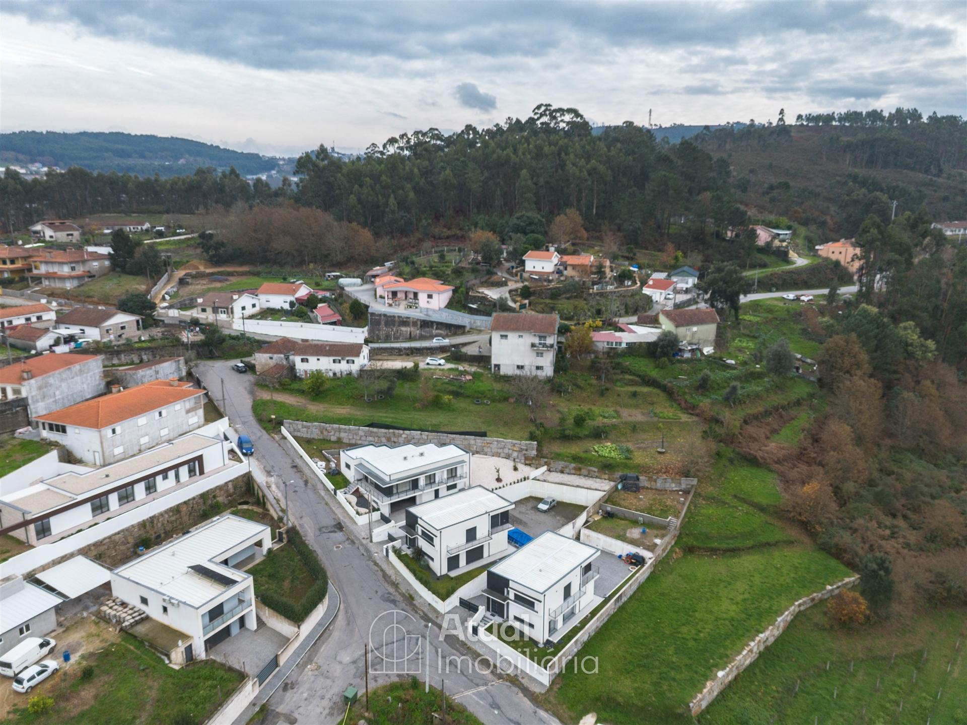 Terreno  Venda em Lustosa e Barrosas (Santo Estêvão),Lousada