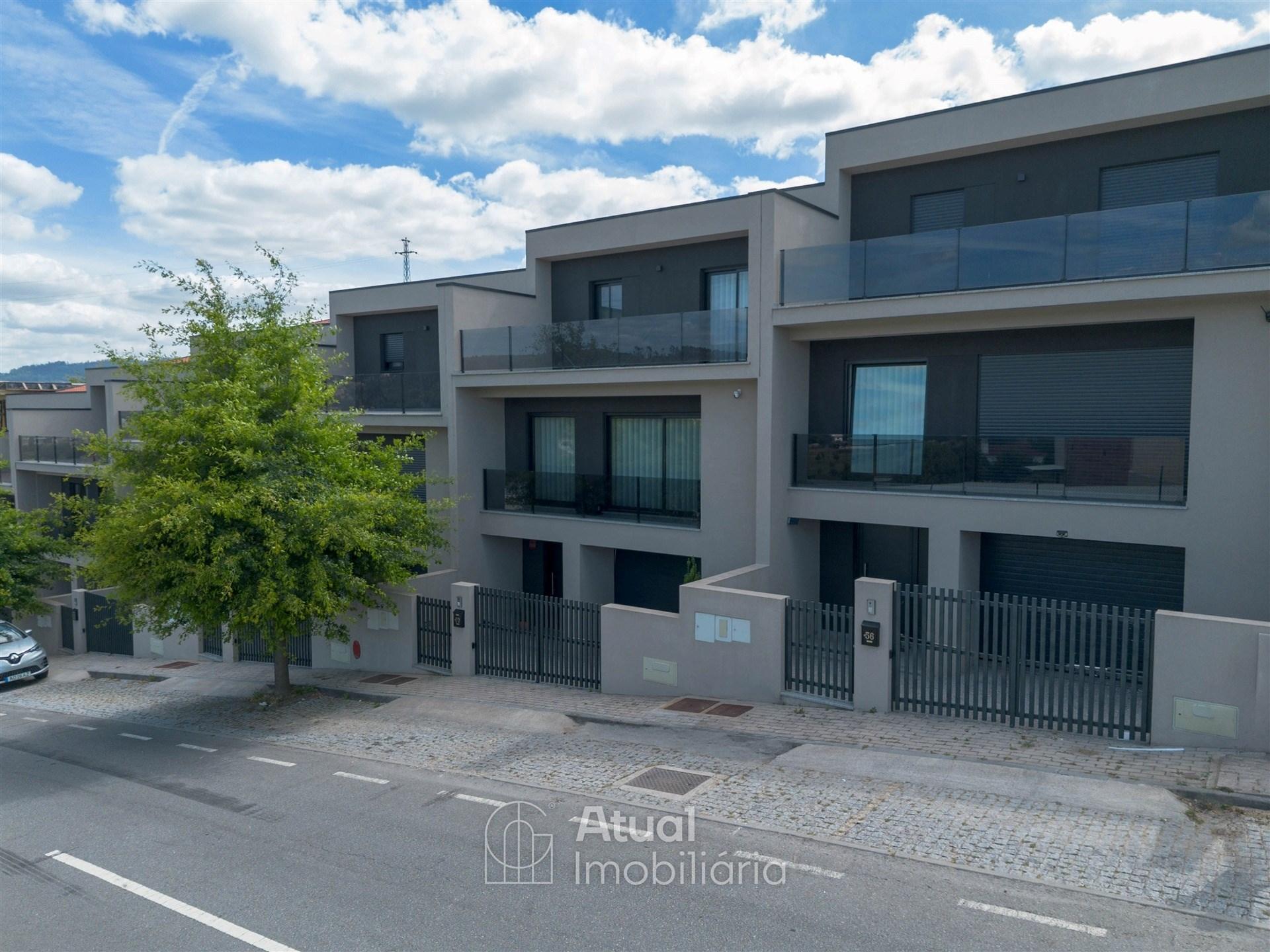 Moradia em Banda T3 Venda em Guardizela,Guimarães