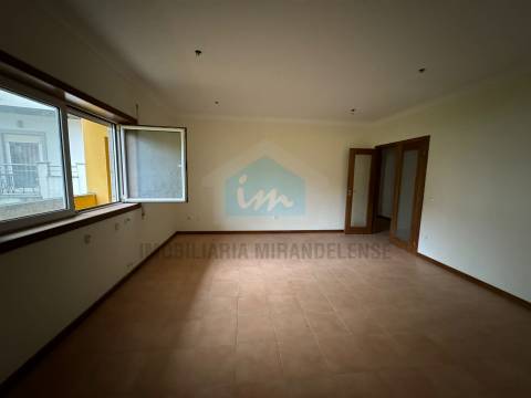 Apartamento T2 para venda em Vinhais