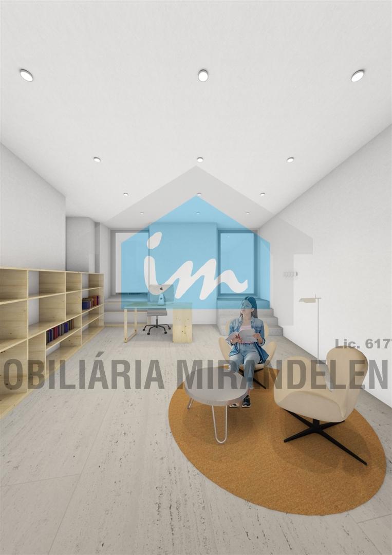 Edifício com projeto para 9 fogos (3 lojas comercias + 6 apartamentos), no centro de Mirandela