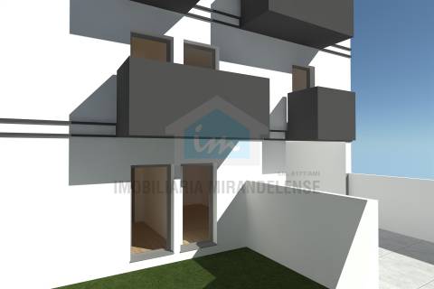 Lote de terreno para construção de um edifício com possibilidade de construção de 5 apartamentos