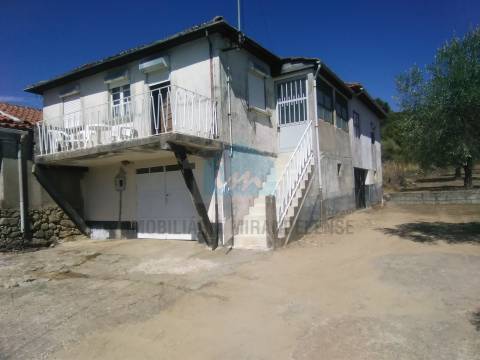 Moradia T3 Venda em Candoso e Carvalho de Egas,Vila Flor