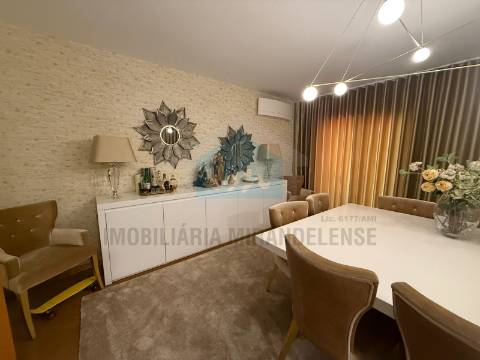 🏡 Bifamiliar duplex com entradas independentes e vistas deslumbrantes sobre a cidade de Mirandela.