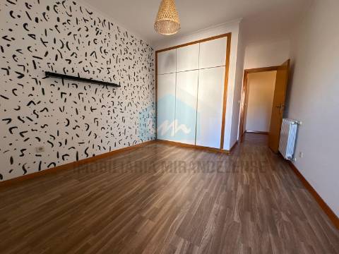 Apartamento T2 para venda com duas frentes e uma ótima localização