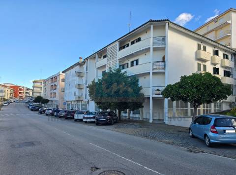 Apartamento T2 para venda com duas frentes e uma ótima localização