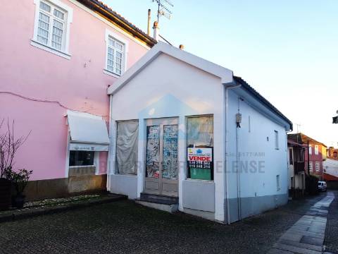 Moradia com Espaço Comercial em Vila Flor