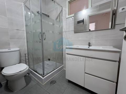 Imóvel remodelado composto por 2 apartamentos totalmente mobilados e equipados em Mirandela