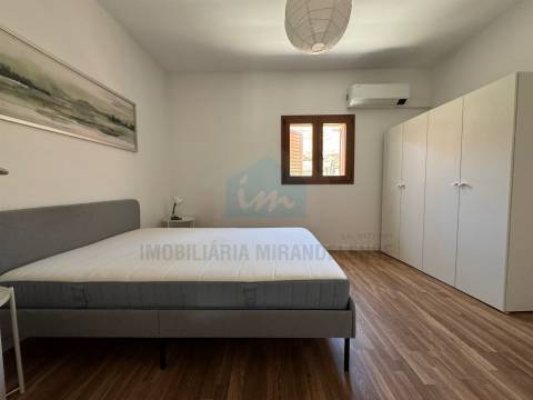 Imóvel remodelado composto por 2 apartamentos totalmente mobilados e equipados em Mirandela