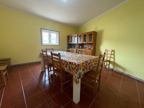 Moradia T3 Geminada com 3 Suítes, a 2km de Mirandela