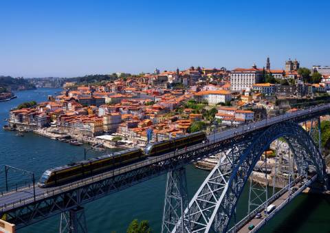T1 Rua da Constituição - Porto