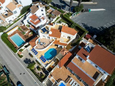Para venda, moradia de 5 quartos frente ao mar em Carvoeiro