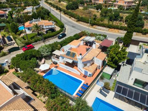 Para venda - Moradia de 3 quartos com piscina em Carvoeiro