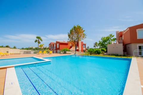 Quartershare em T2 de luxo com segurança 24H e piscina no Vale da Pinta