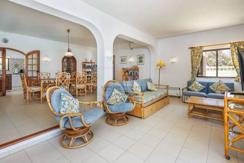 Para venda: Moradia T4 com Vista Mar em Vale do Milho, Carvoeiro, Algarve