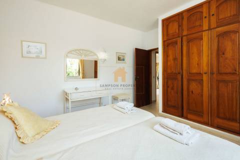 Para venda: Moradia T4 com Vista Mar em Vale do Milho, Carvoeiro, Algarve