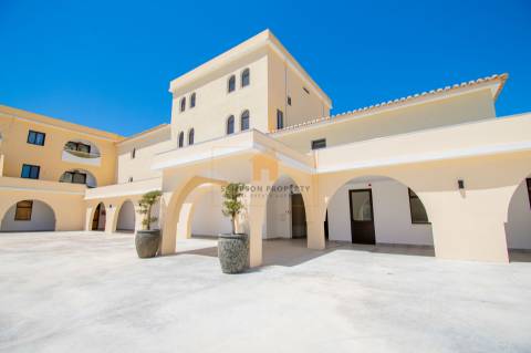 Para venda, apartamento T2 renovado em Carvoeiro