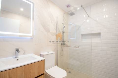 Para venda, apartamento T2 renovado em Carvoeiro