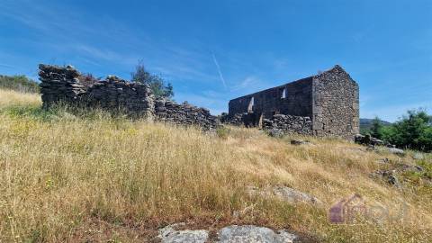 Quinta do Sobreiro – 26 Hectares de História, Natureza e Potencial no Coração da Beira Interior