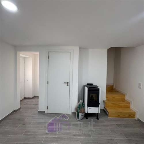 Moradia T1 Renovada no Centro da Aldeia