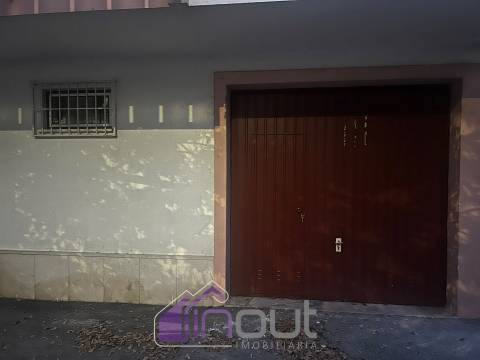 Garagem  Arrendamento em Tomar (São João Baptista) e Santa Maria dos Olivais,Tomar