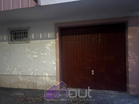 Garagem  Arrendamento em Tomar (São João Baptista) e Santa Maria dos Olivais,Tomar