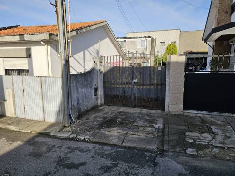 Moradia para Restaurar T3 Venda em Custóias, Leça do Balio e Guifões,Matosinhos